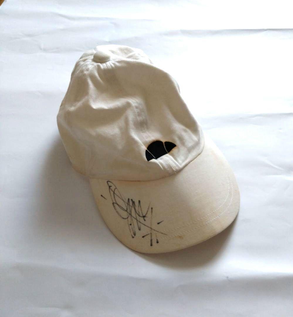神尾米　直筆サイン入り　エレッセキャップ　ellesse