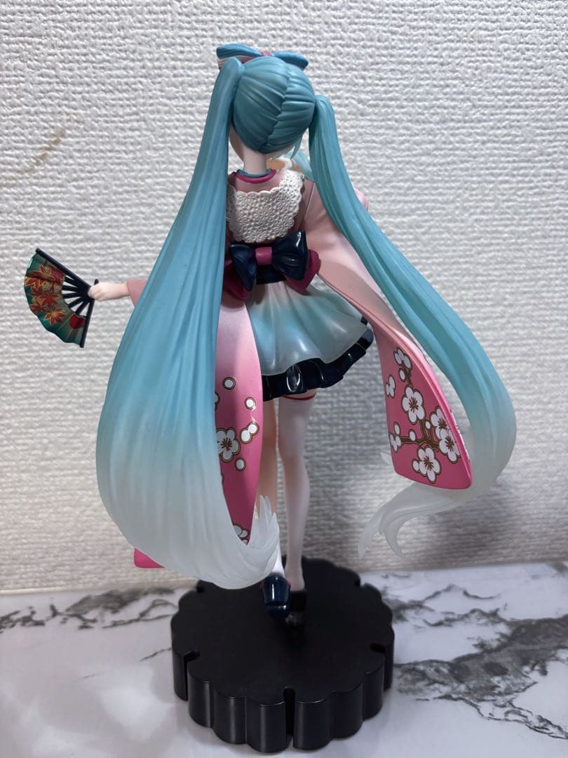 初音ミク フィギュア (予約特典付き)