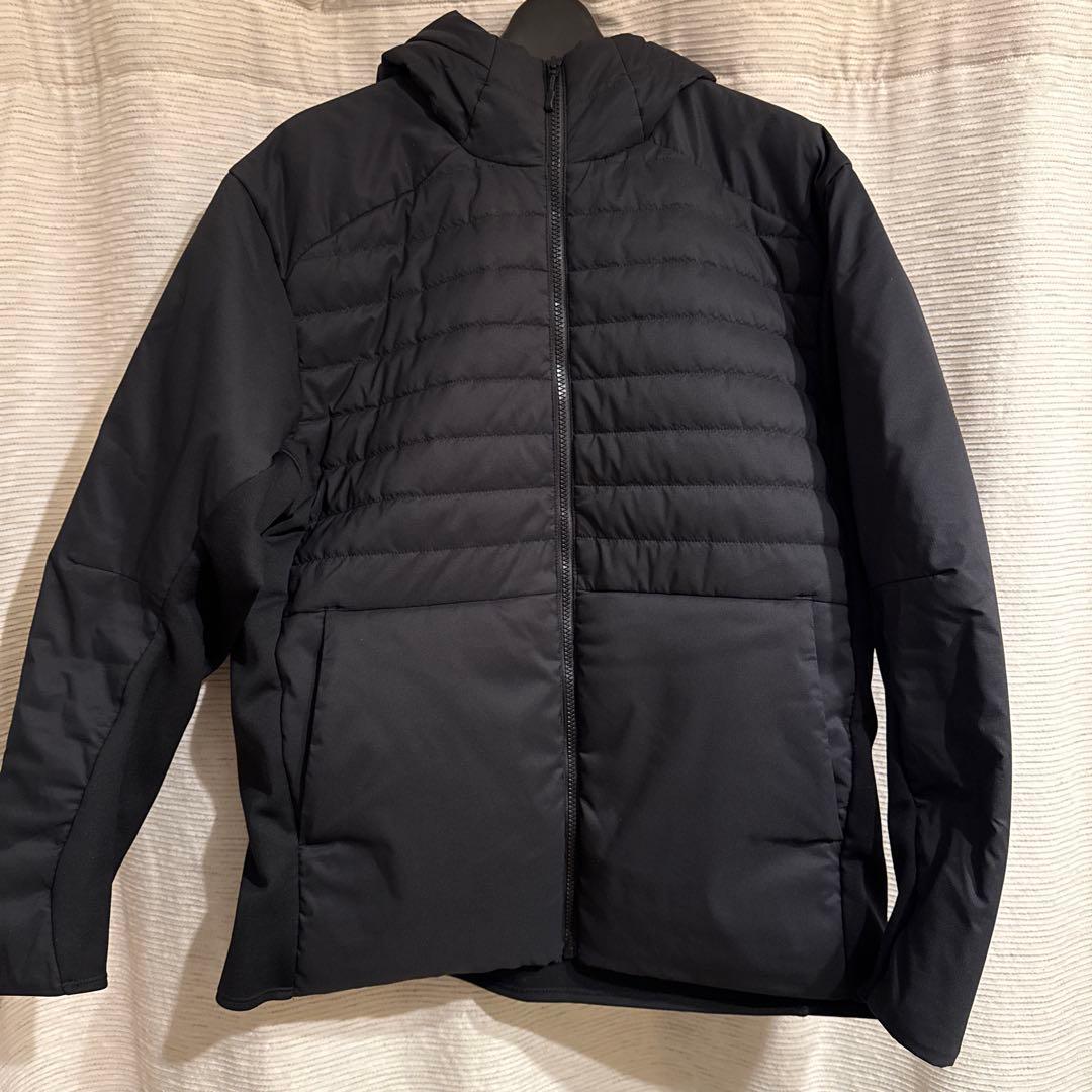 デサント　黒 フード付き ダウンジャケット