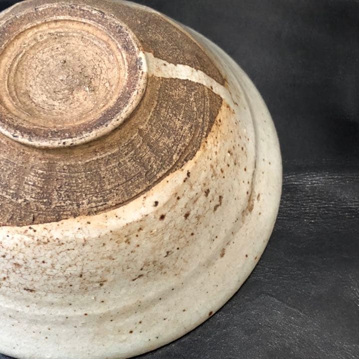 究極の古美術◼️蔵からかなり高そうな古い抹茶茶碗が出て来ました、高麗茶碗？