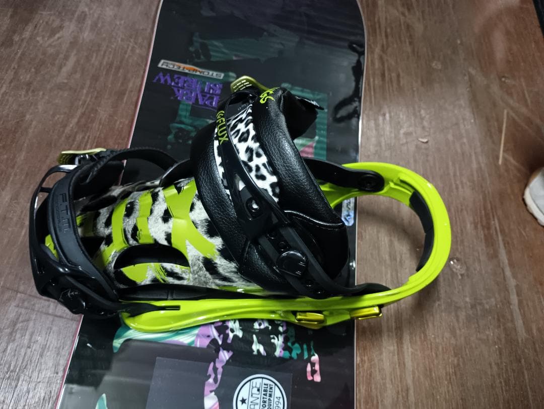 スノボ板　YONEX　PARK SHREW ビンディング付