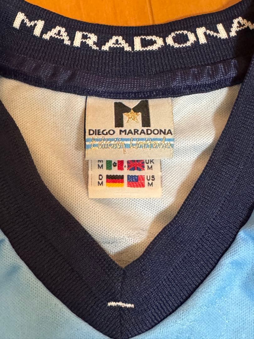 ディエゴ・マラドーナ サイン入りユニフォーム