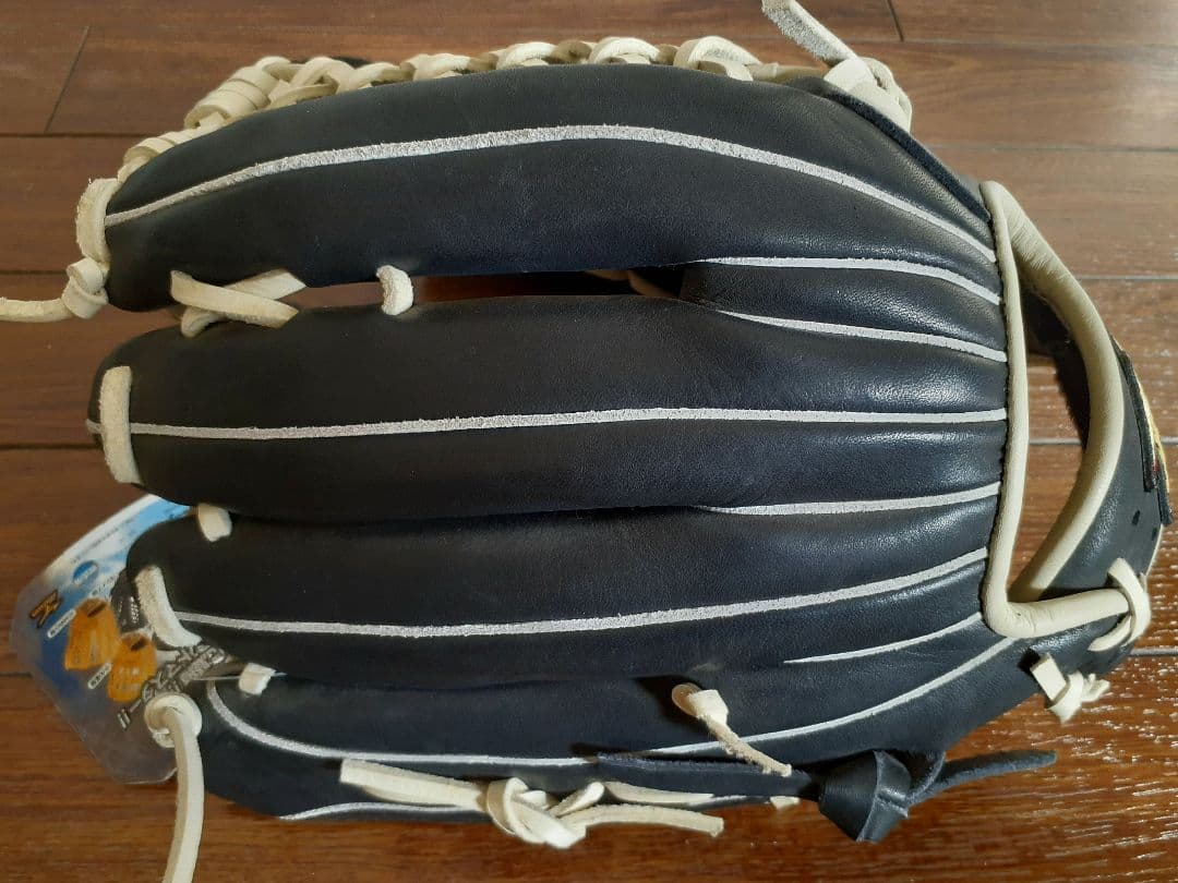 Mizuno ビクトリーステージ ブラック/ホワイト外野手用タグ付イチローモデル