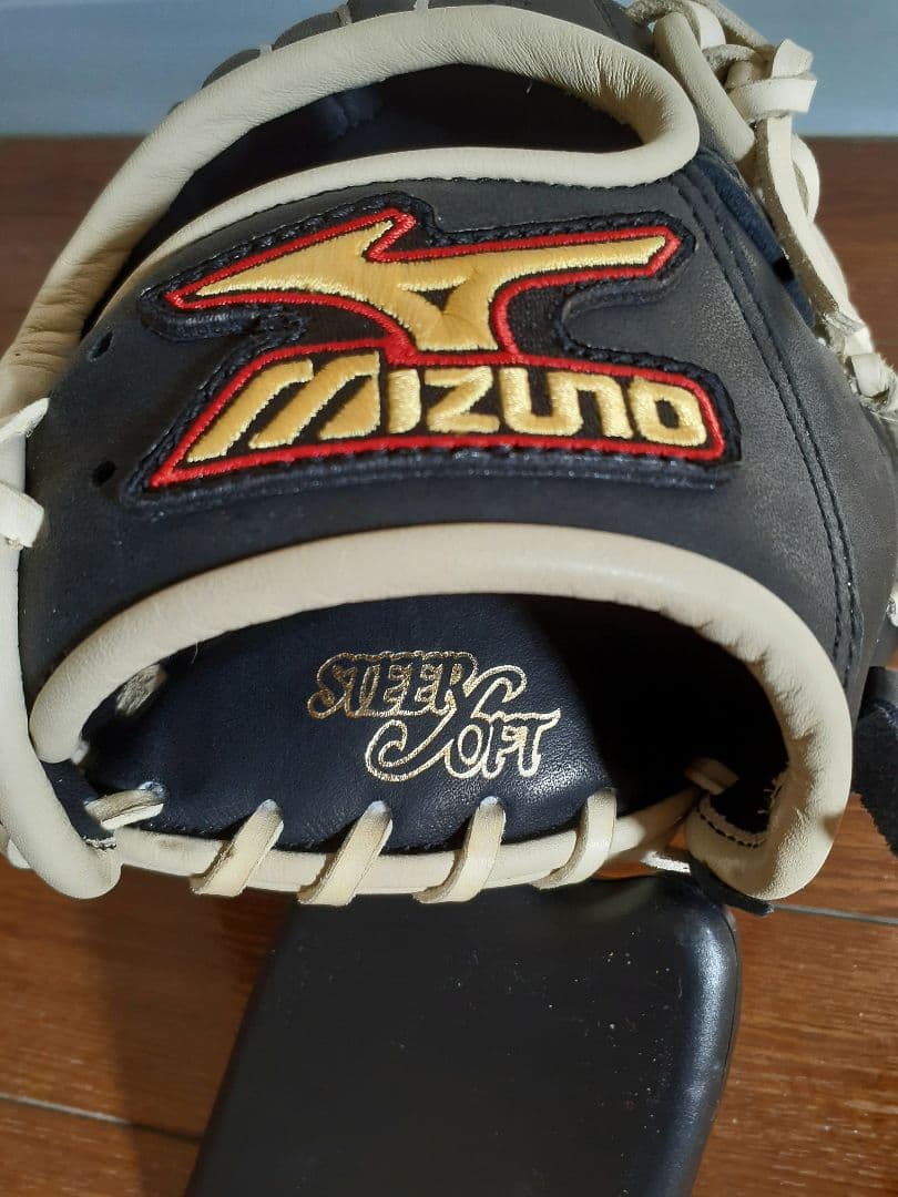 Mizuno ビクトリーステージ ブラック/ホワイト外野手用タグ付イチローモデル