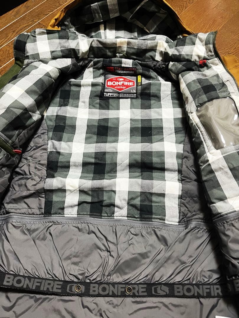 BONFIRE スノーボードウェア