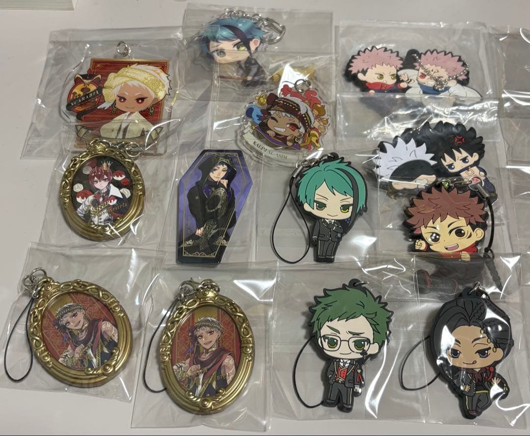 缶バッジ　アクリルキーホルダー　ラバーキーホルダー　「呪術廻戦」「ツイステ」