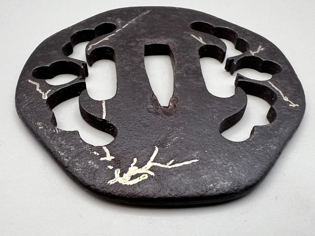 【海】江戸期　鍔　銀象嵌鉄鐔　鉄鍔　鐔　古刀匠　極上品　刀装具　箱付