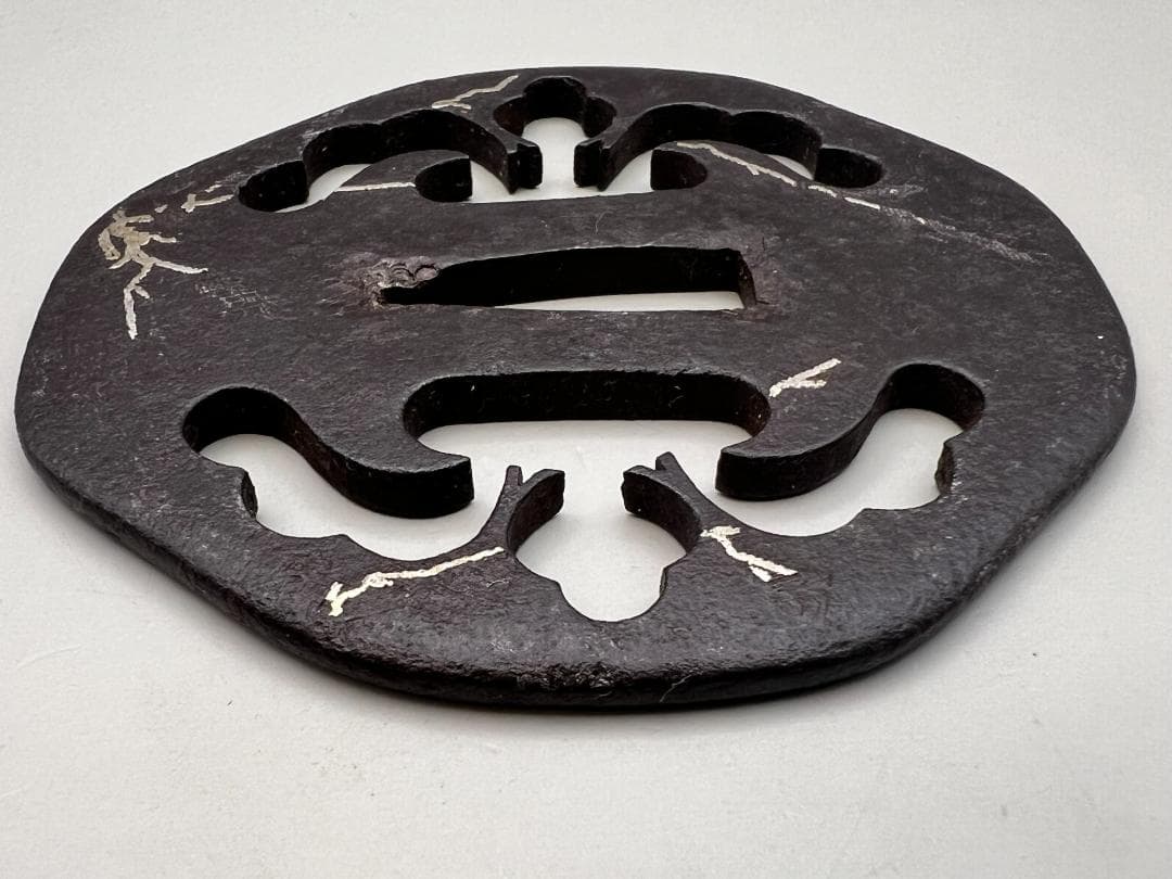 【海】江戸期　鍔　銀象嵌鉄鐔　鉄鍔　鐔　古刀匠　極上品　刀装具　箱付