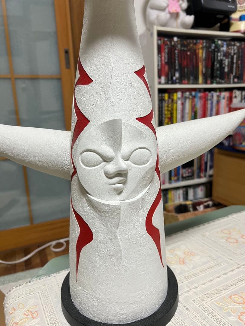 【お宝】1/144スケール 太陽の塔 ソフビ 岡本太郎