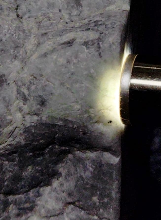 ★翡翠原石★糸魚川硬玉【小滝・転石・バレル底カット2.7Kｇ】