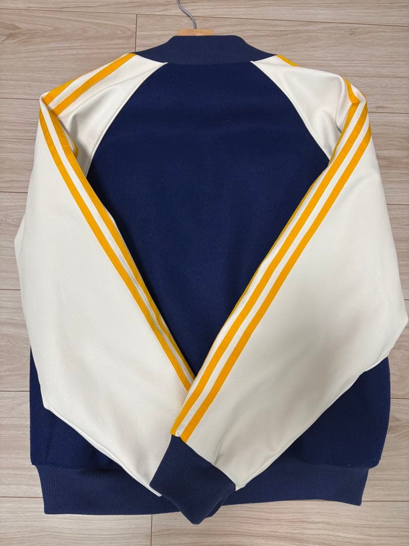 【美品】Adidas ジャンパー