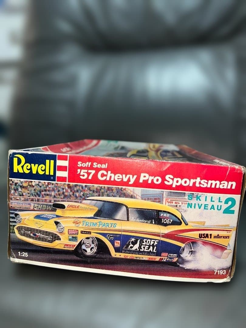 レベル 1/25 マスタング & '57シェビー プラモデル 2点セット 未組立