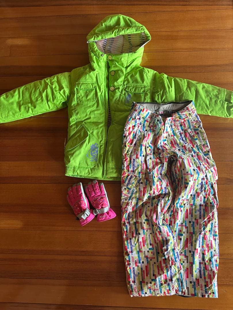 【バートン美品】子供用140cmスノーボードウェア と手袋セット