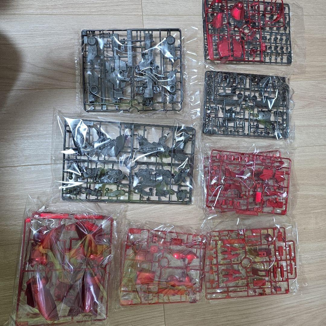 MG RX-93 νガンダム & MSN-04 サザビー メタリックコーティング