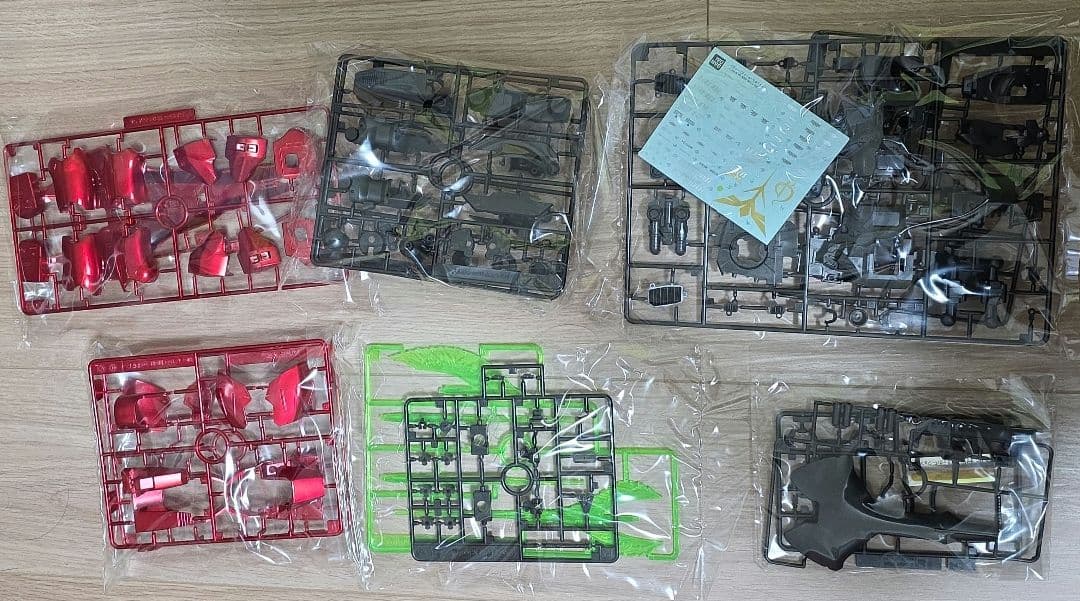 MG RX-93 νガンダム & MSN-04 サザビー メタリックコーティング