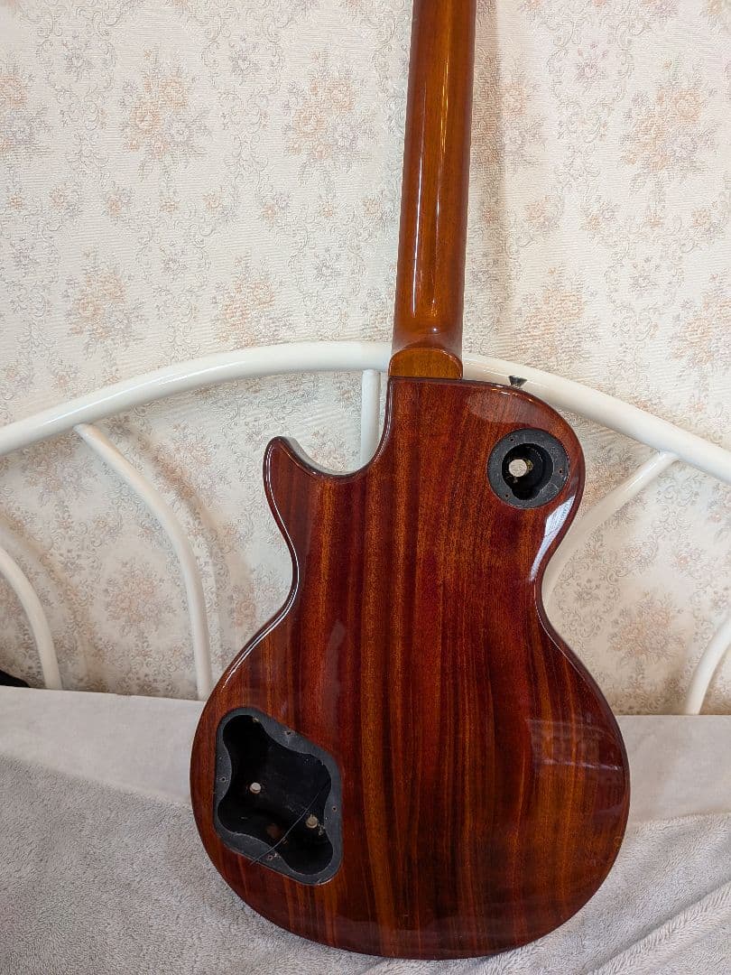 エレキギター ボディ＋ネック ジャンク品 部品取り用（詳細不明）