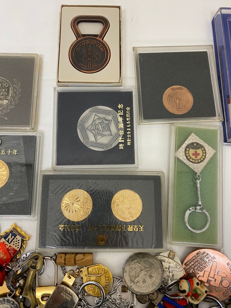 3-3196 各種キーホルダー・メダル等　約4kg