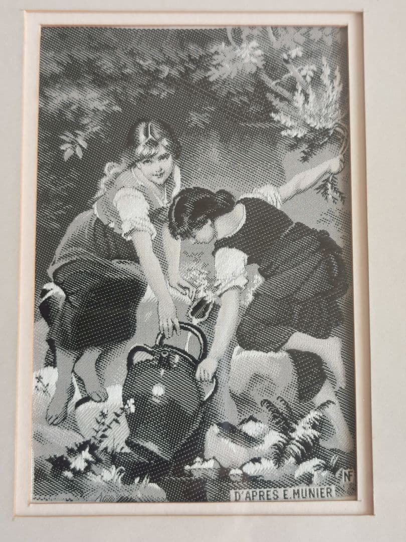 アンティーク リヨンシルク織刺繍絵 泉で水汲みをする少女達 専門店ガラス金縁額装