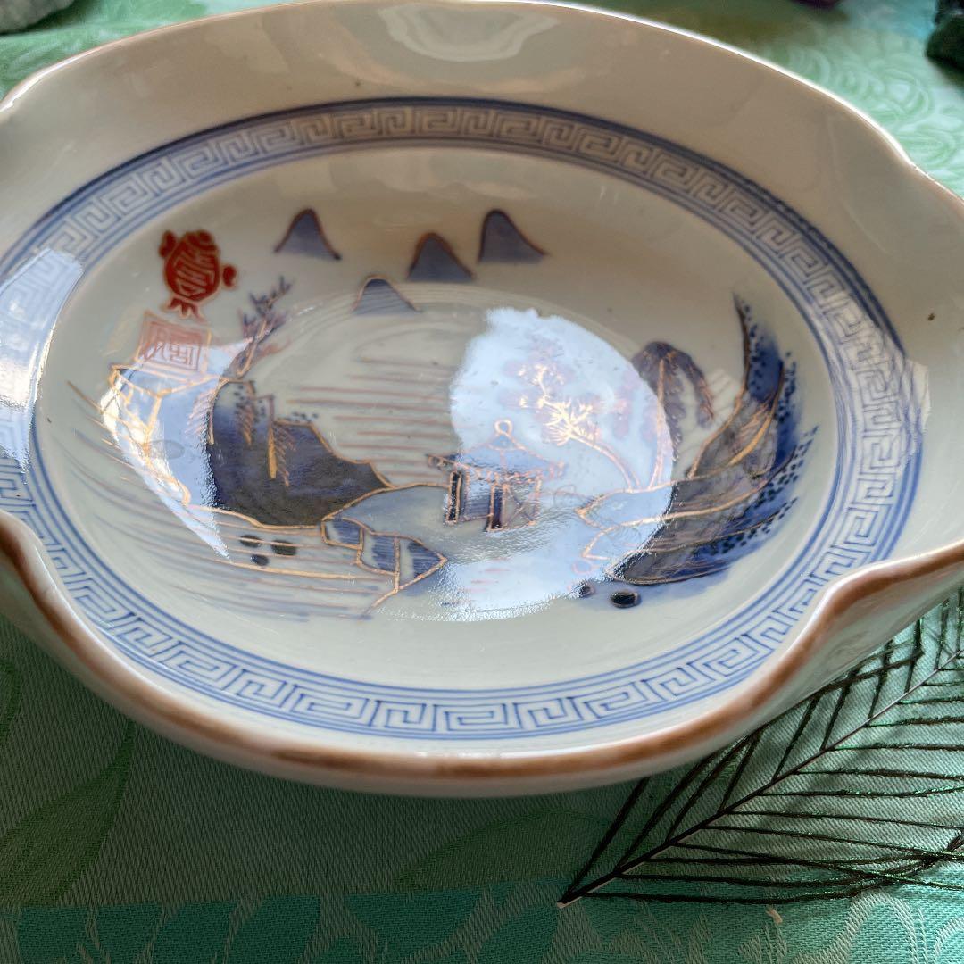 伊万里焼　三つ足　金彩　染付　山水画