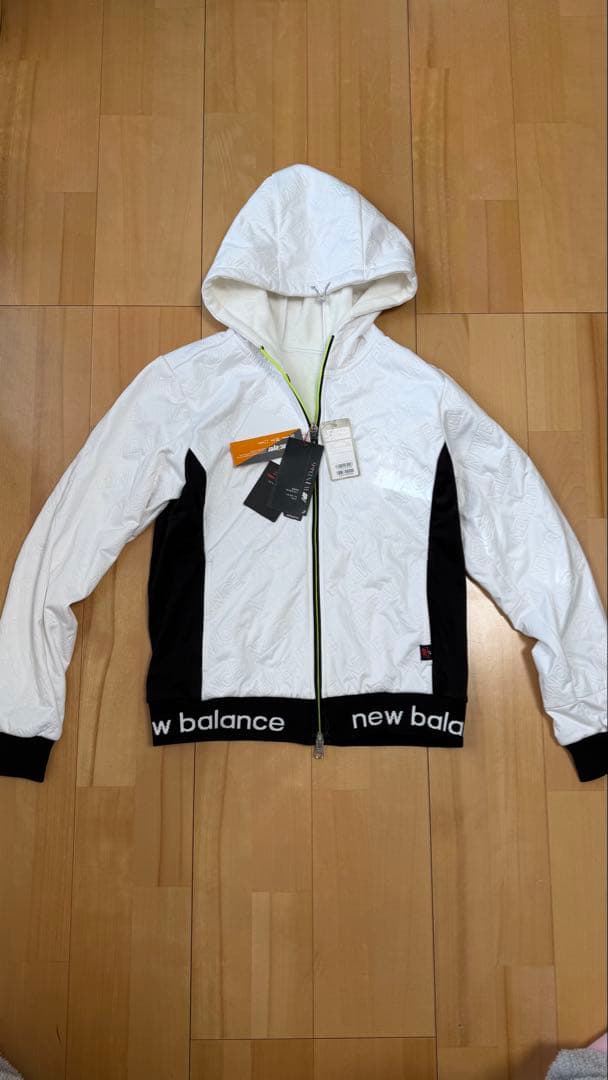 New Balance フード付きジャケット ホワイト/ブラック　サイズ1
