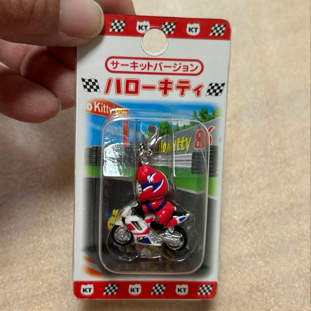 ハローキティ　サーキットバージョン　ストラップ2タイプ　2輪　4輪　バイク　F1