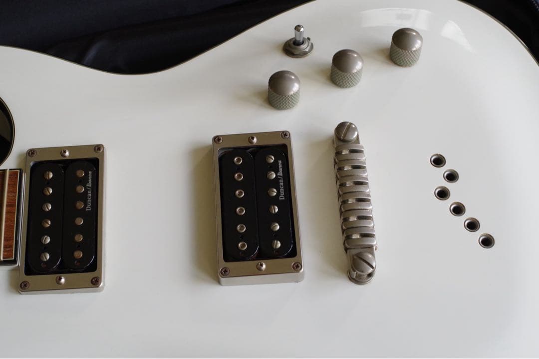 希少白！Ibanez SZ320EX 美品 DuncanPU＋新品ギグバッグ付！