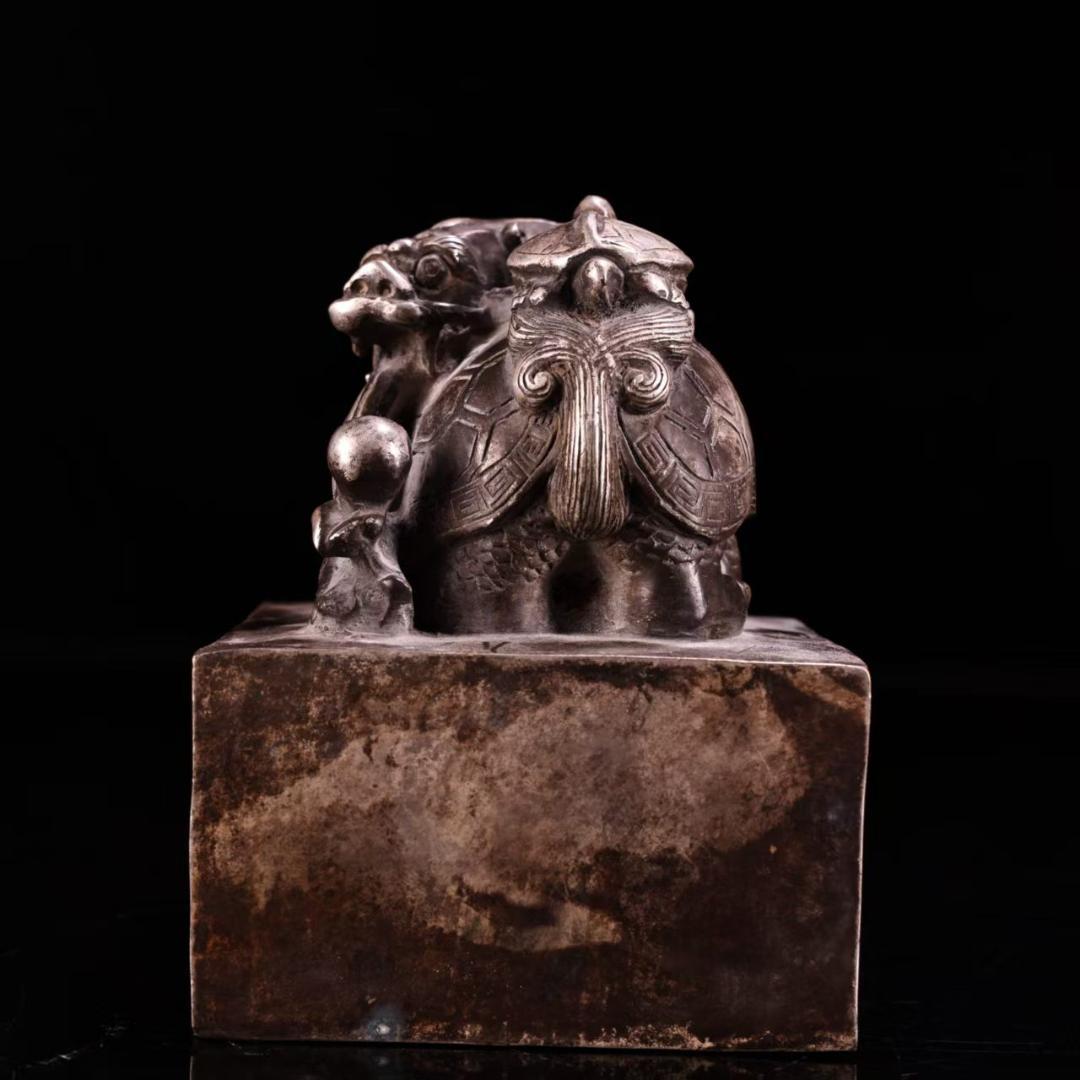 中国古美術『旧蔵 純銅鍍銀 龍亀印章』高浮彫鏨刻 古銅器 置物 擺件 時代物