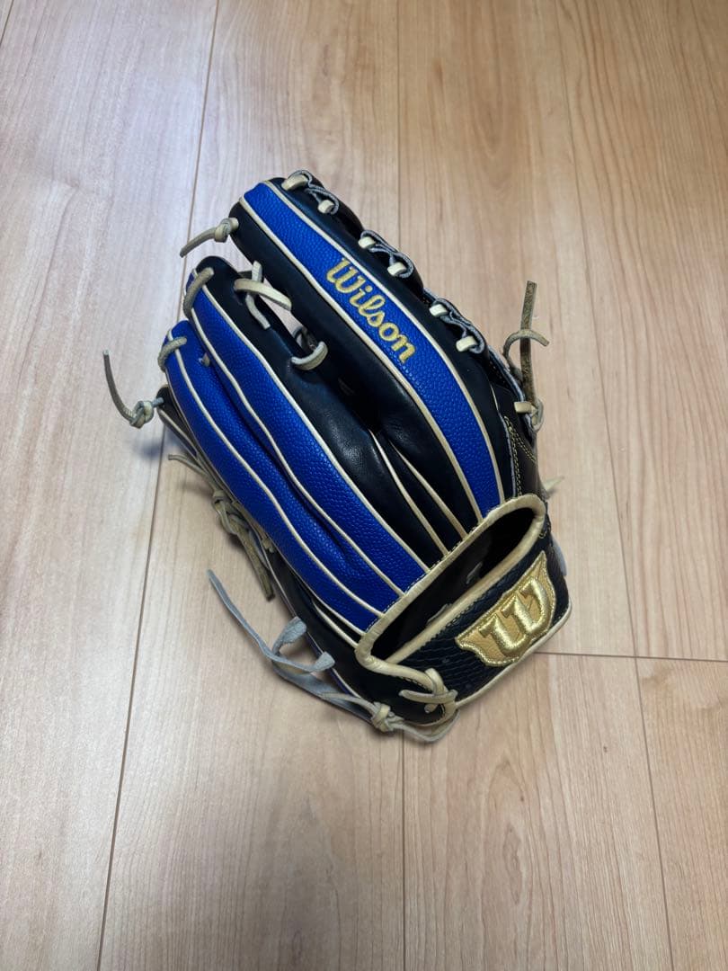 Wilson 軟式オーダーグローブ 黒 青 ストライプ