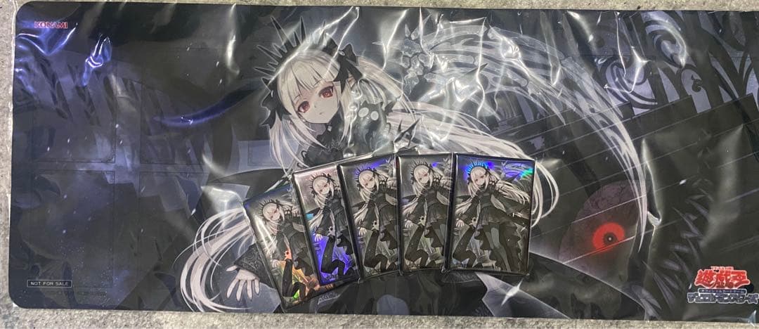 遊戯王　光なき影　ア＝バオ・ア・クゥー プレイマット　スリーブ