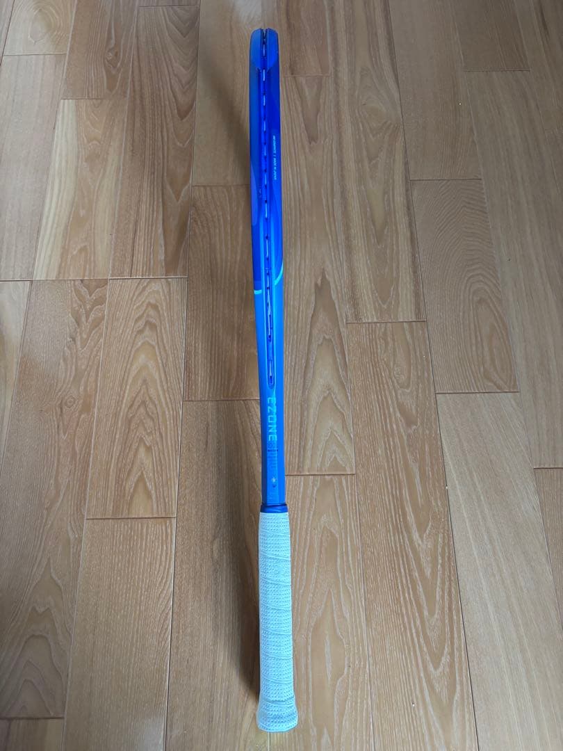 新品同様　現行モデル ヨネックス Eゾーン 100Ｌグリップ2