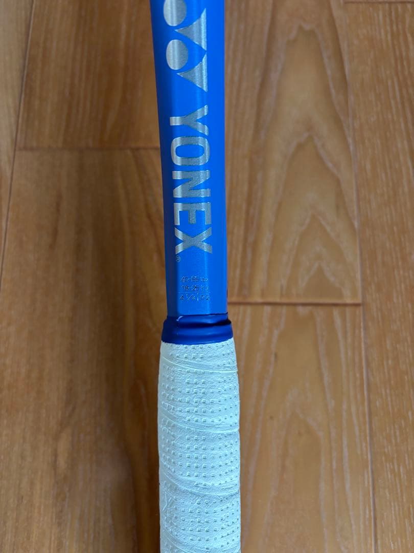 新品同様　現行モデル ヨネックス Eゾーン 100Ｌグリップ2