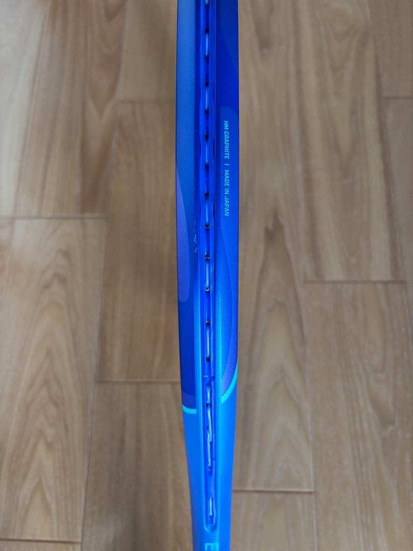 新品同様　現行モデル ヨネックス Eゾーン 100Ｌグリップ2