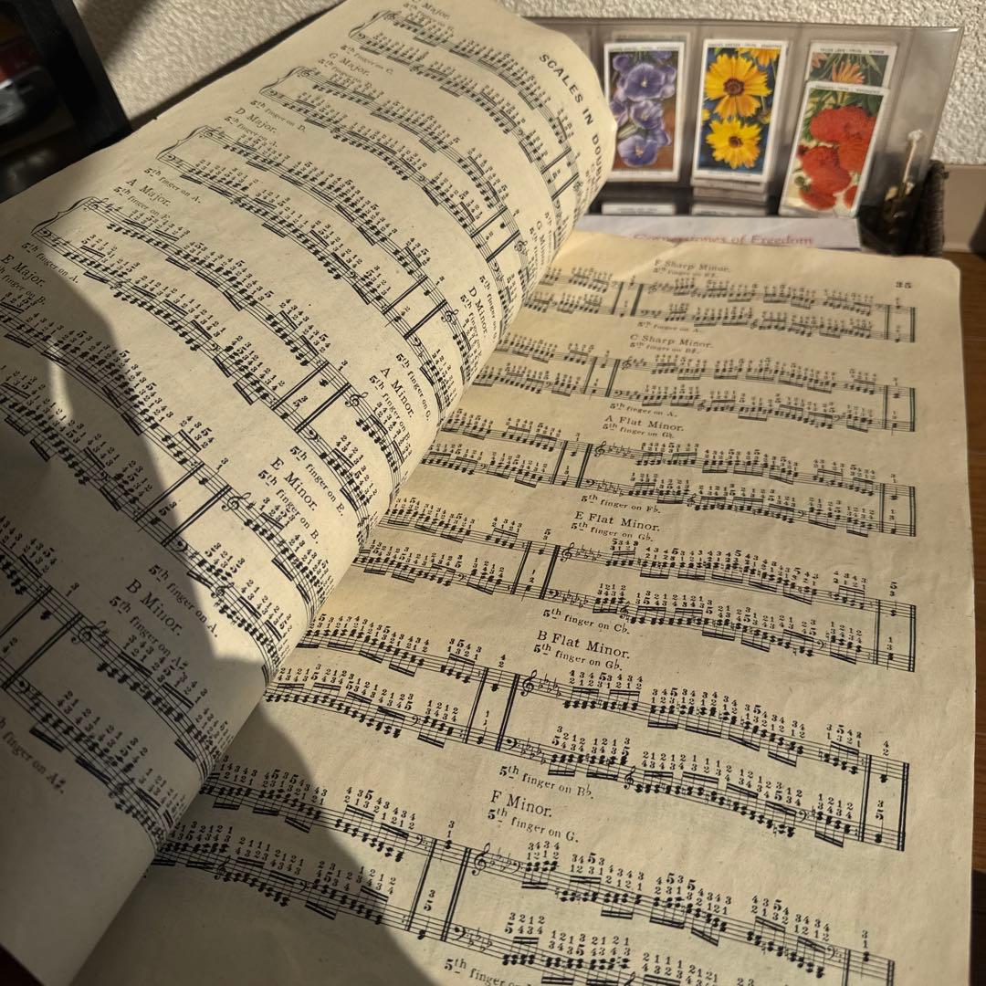 【超大容量】ヴィンテージ紙もの３キロ分