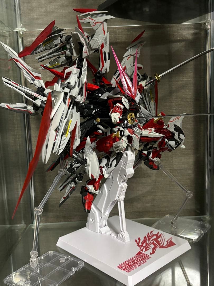 メタルビルド　ガンダムアストレイ　レッドドラゴニクス　カレトヴルッフ×3 付き