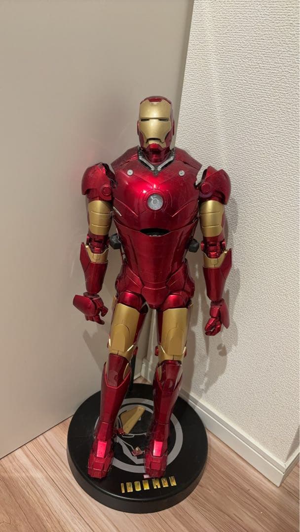 アイアンマン フィギュア 赤と金