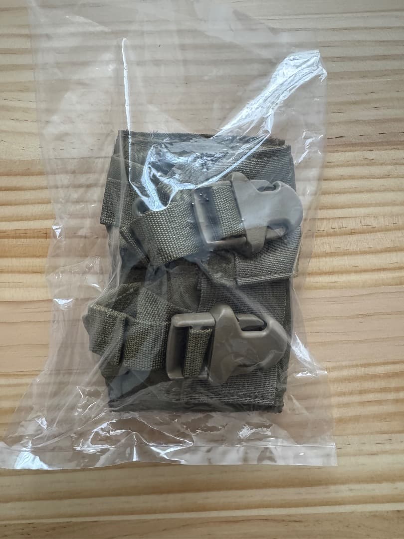 実物 未使用 EAGLE SFLCS or MLCS 含むポーチセット カーキ