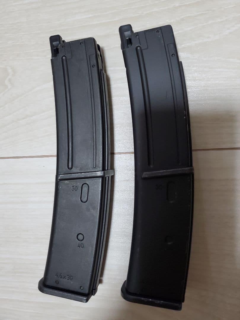 東京マルイ ガスガン MP7A2 サプレッサー等 カスタム　スペアマガジン付