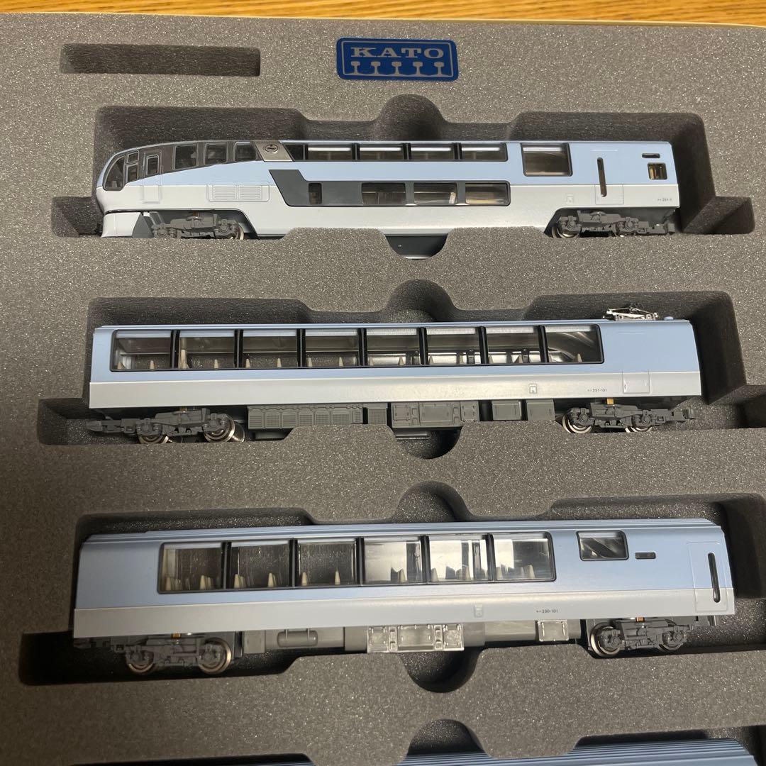 KATO 251系「スーパービュー踊り子」直流特急形電車（品番10-177）