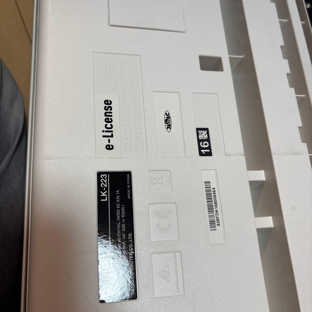 CASIO LK-223 光ナビゲーション 電子キーボード 61鍵