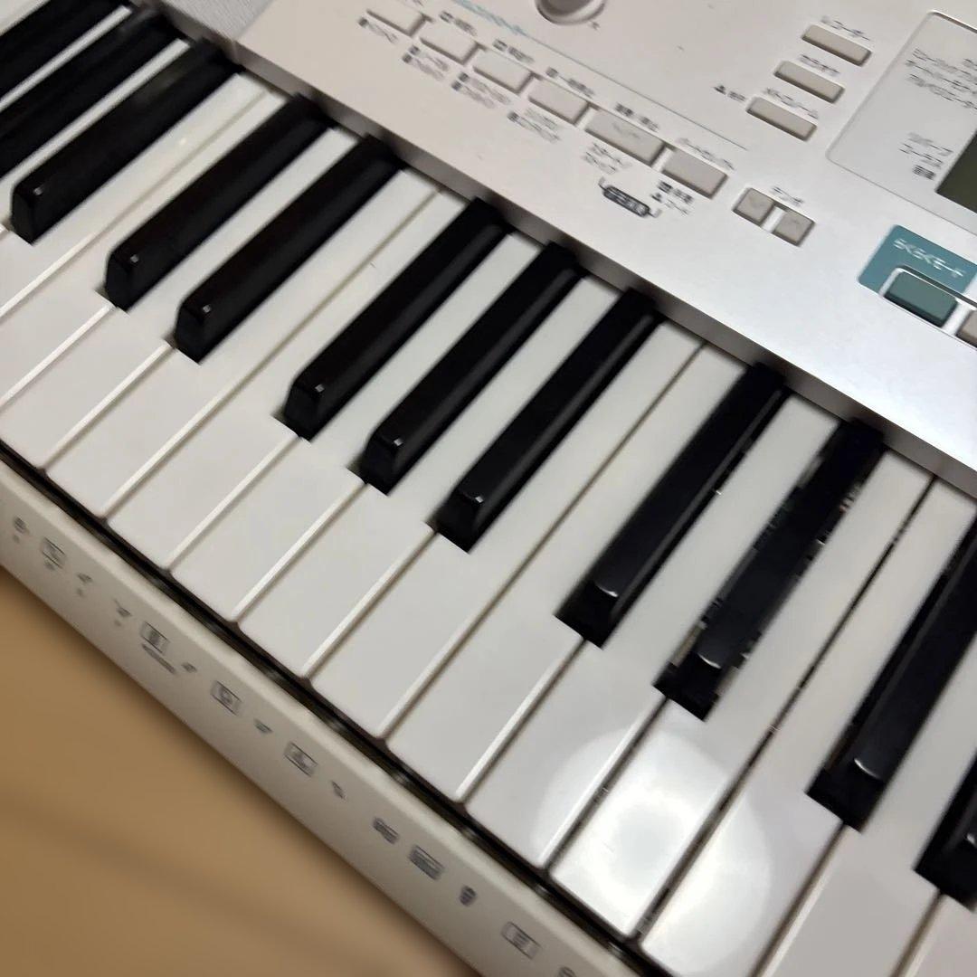 CASIO LK-223 光ナビゲーション 電子キーボード 61鍵