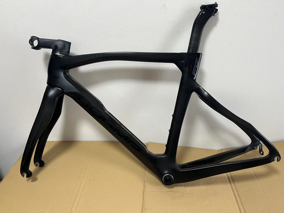 PINARELLO ピナレロ DOGMA F12 カーボン　フレーム　ドグマ