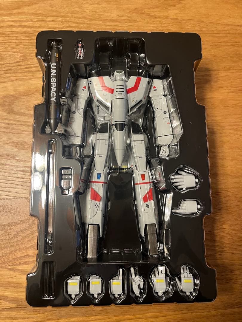 【美品】DX超合金 バンダイ VF-1J アーマードバルキリー