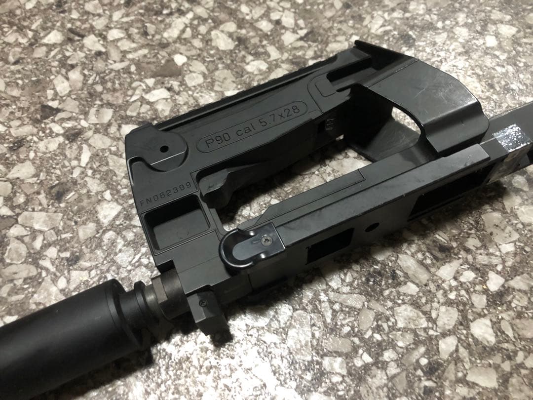 リナクロ 東京マルイ　P90　サイレンサーマガジン付き