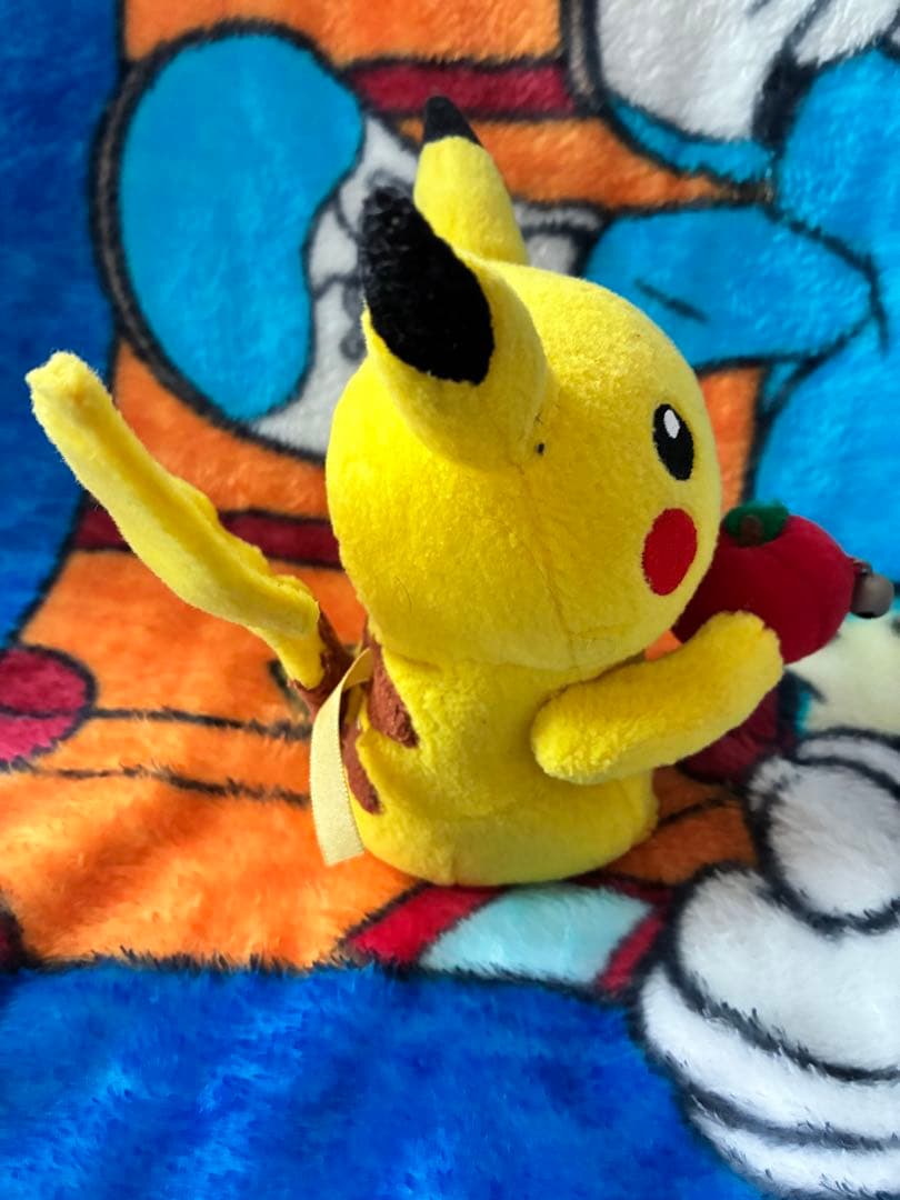 ピカチュウ　トコトコポケモンぬいぐるみ