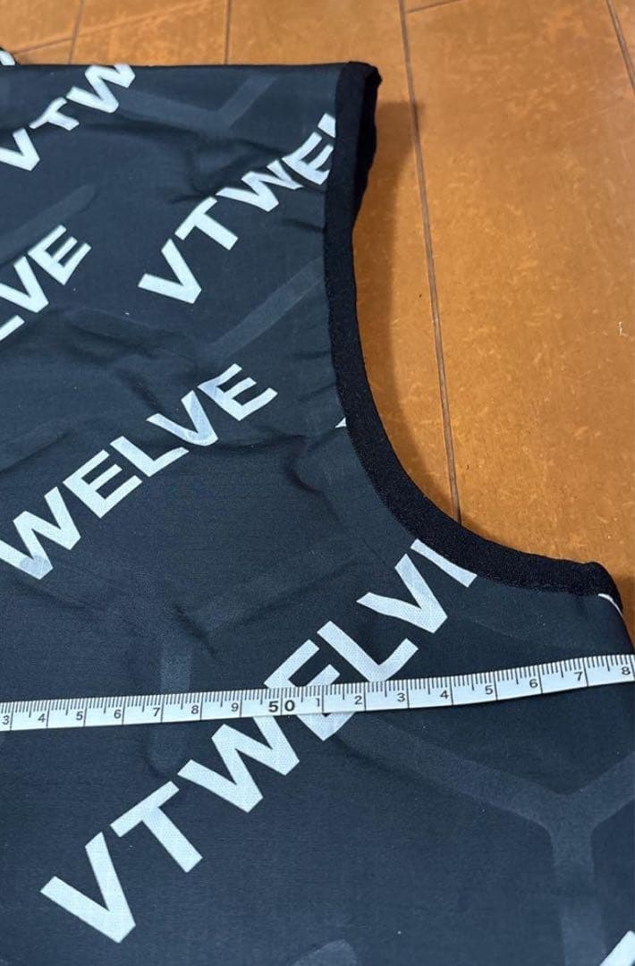 【新品】V12 ゴルフベストLサイズ定価：39600円AIR VET VEST