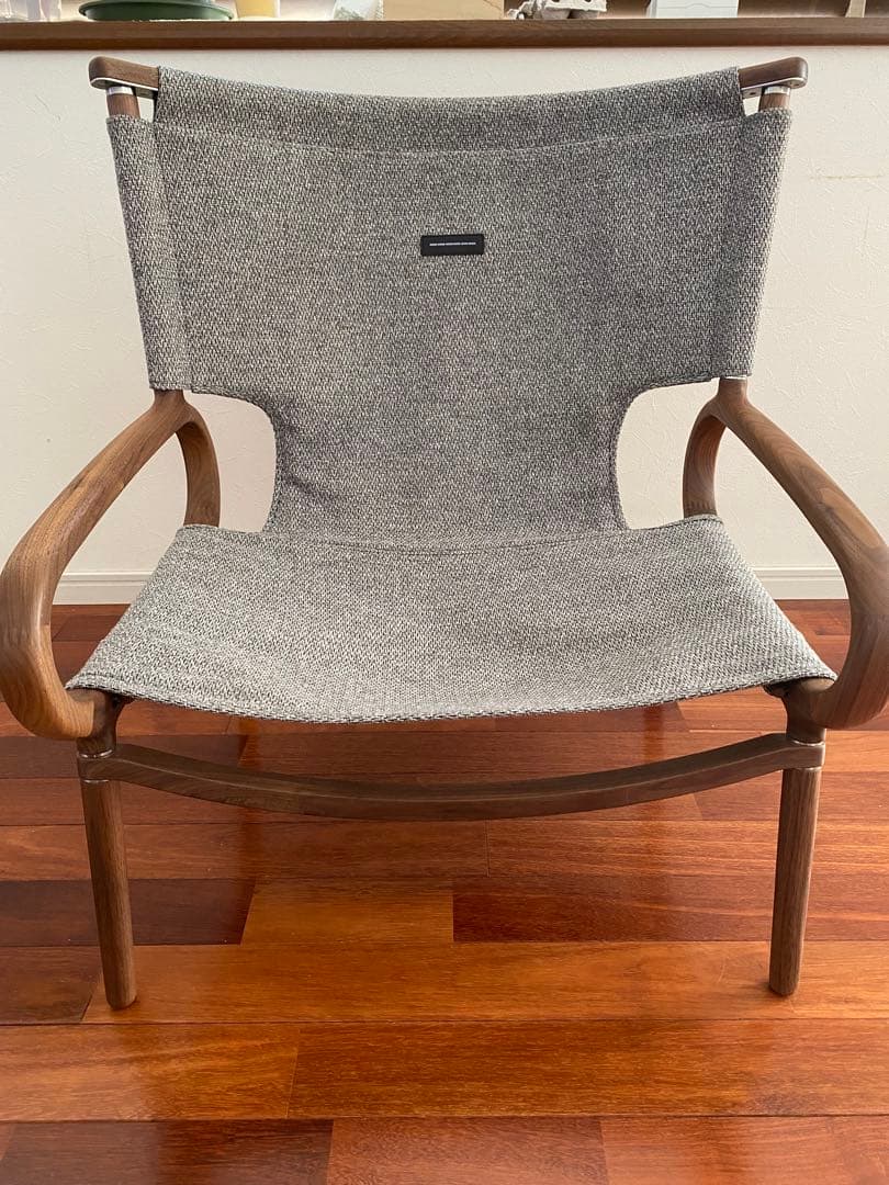 IKIKI Grand Chair Walnutイキキ ウォルナットテクスグレー