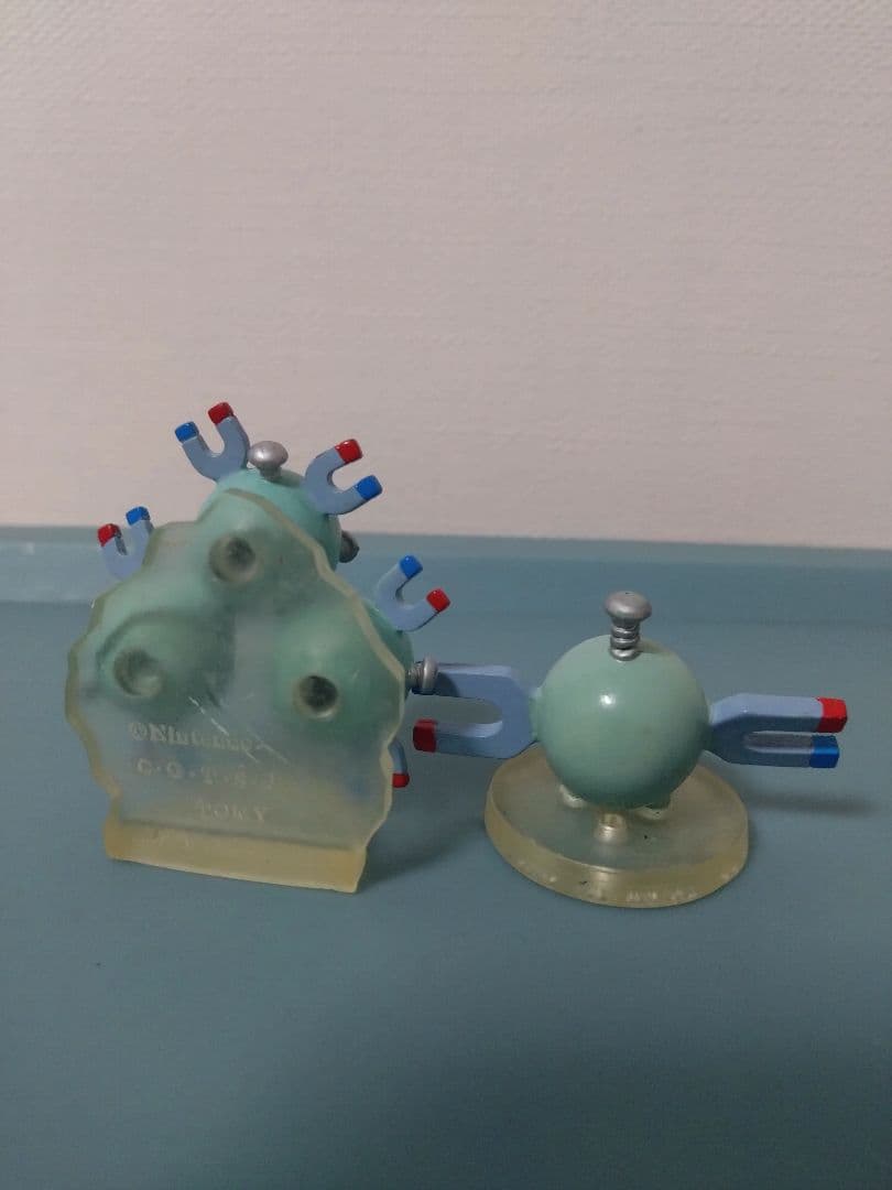 ピンクの猫 ポケモンフィギュア　モンコレ コイル　レアコイル