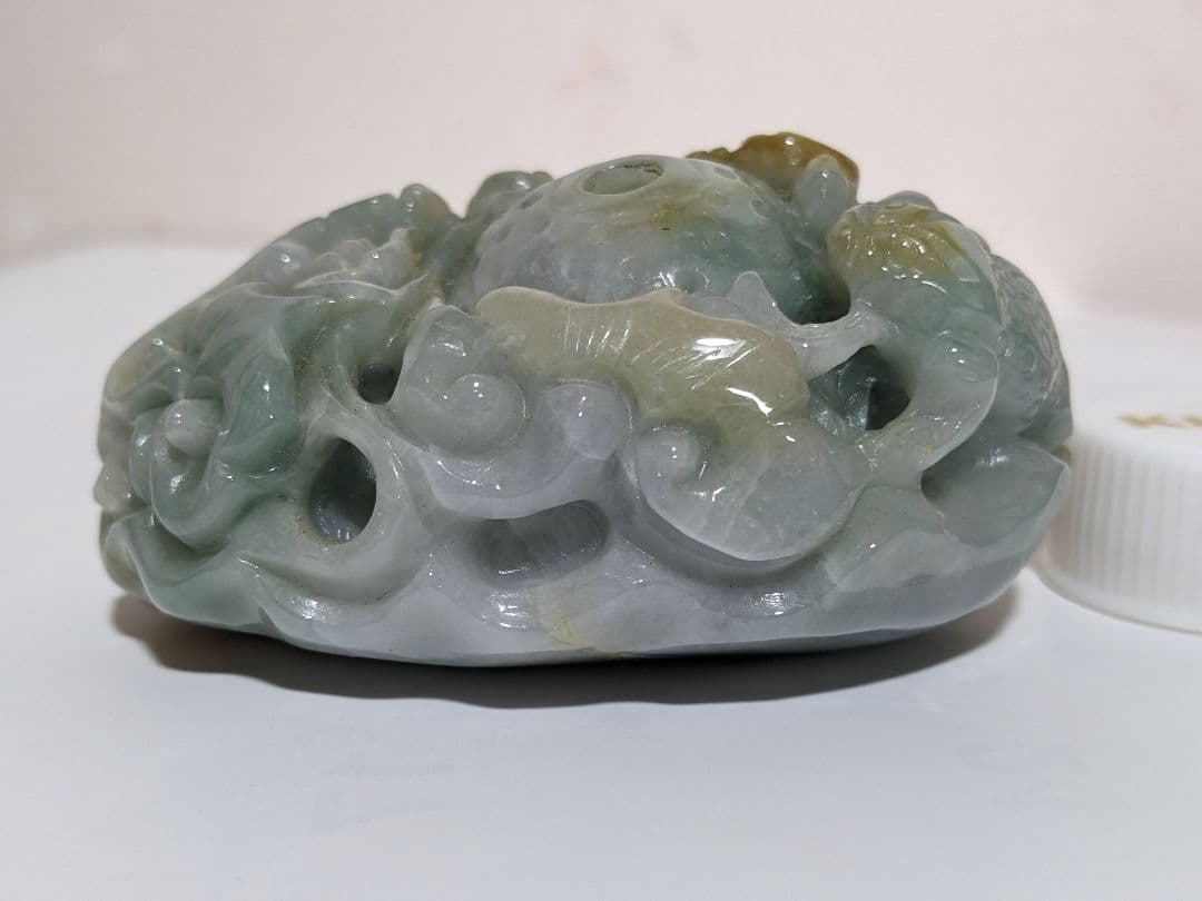 ♦中国美術工芸品 翡翠 蛙 龍 神獣文様 透し彫り 文鎮 ペンダント他 置物飾り