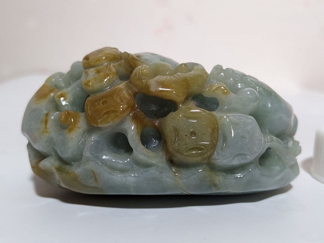 ♦中国美術工芸品 翡翠 蛙 龍 神獣文様 透し彫り 文鎮 ペンダント他 置物飾り