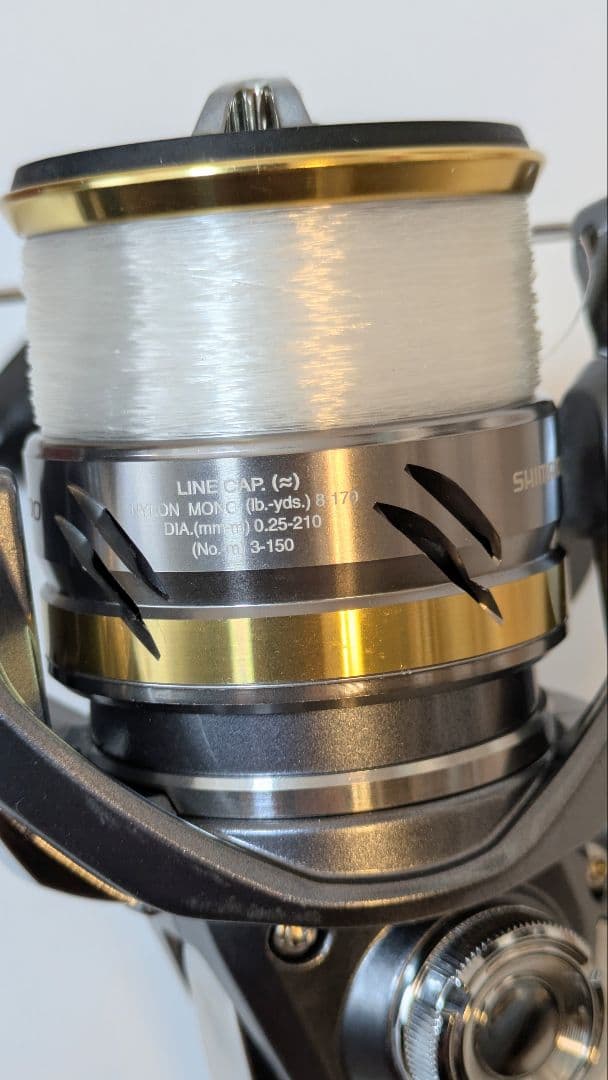 極美品　シマノ リール 　17　アルテグラ C3000　ナイロンライン(2号)付